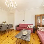 Central And Pleasant Flat In Muratpasa