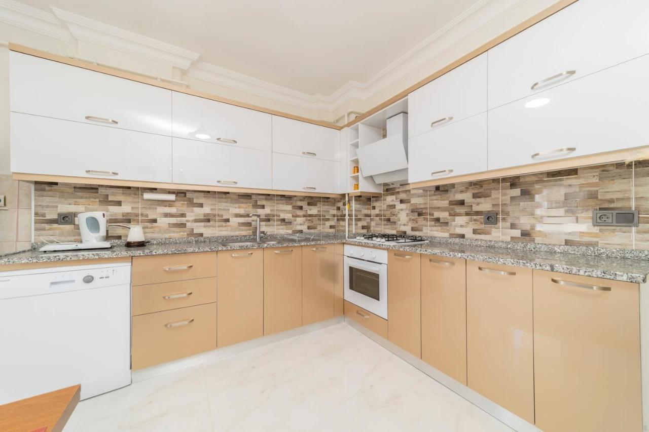 And Pleasant Flat In Muratpasa *